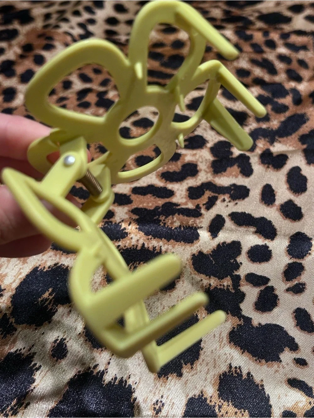 H&M Yellow Flower Shaped Claw Hair Clip